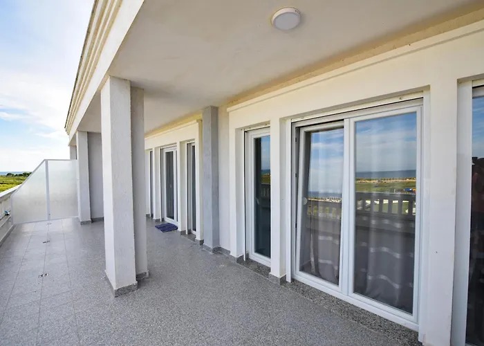 Apartment's Guraj * Velipojë