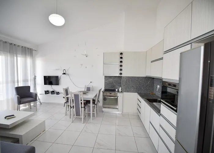 Apartment's Guraj Διαμέρισμα *